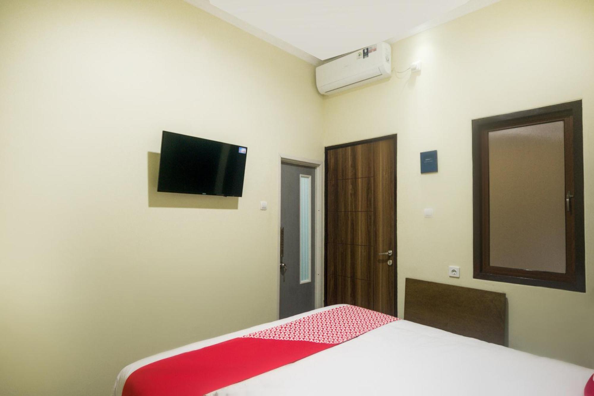 Super Oyo 3354 Homia Residence Mencil Екстериор снимка