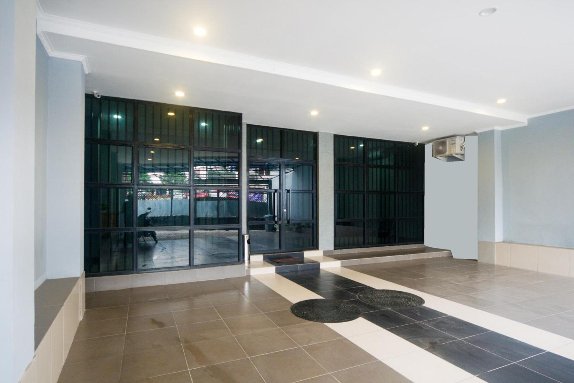 Super Oyo 3354 Homia Residence Mencil Екстериор снимка